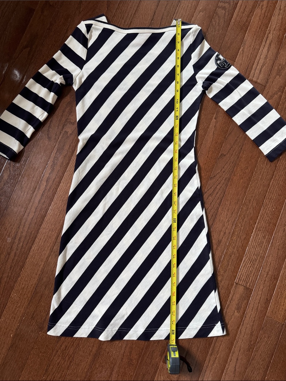 🤍💙Tory Burch Navy & White Diagonal Stripe Tee size M - Picture 13 of 14